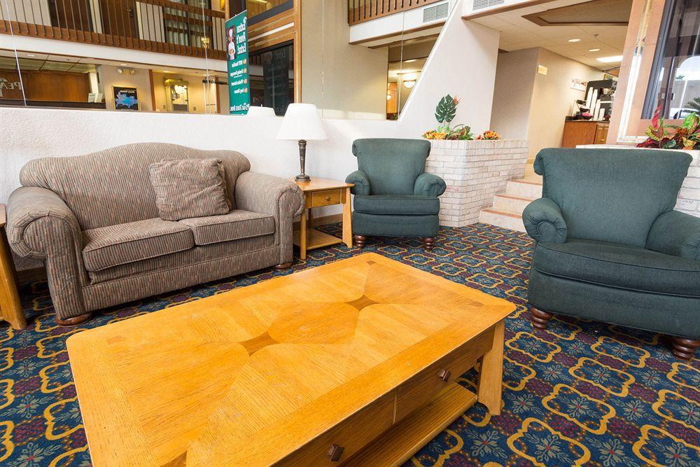 Pear Tree Inn ماكالين المظهر الخارجي الصورة